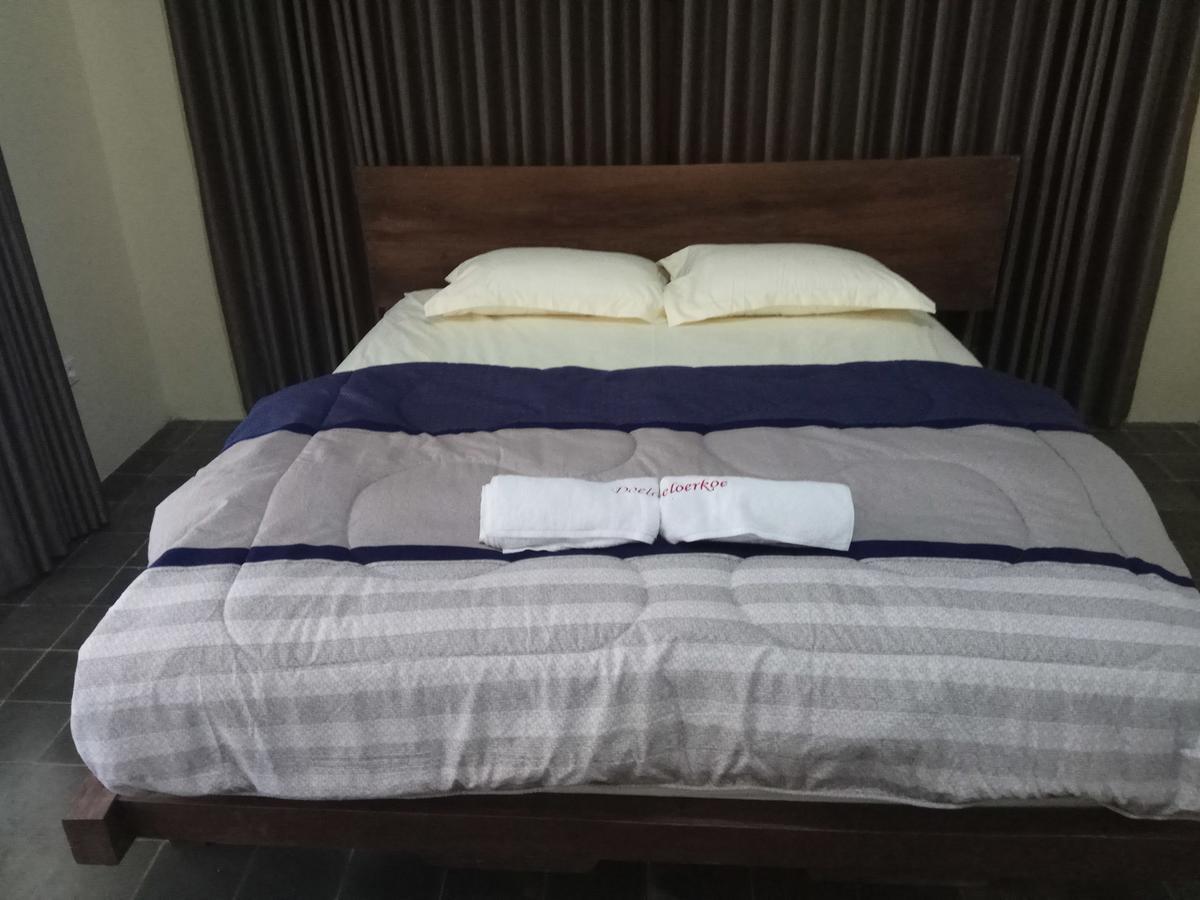 Doeloerkoe Homestay Solo Extérieur photo