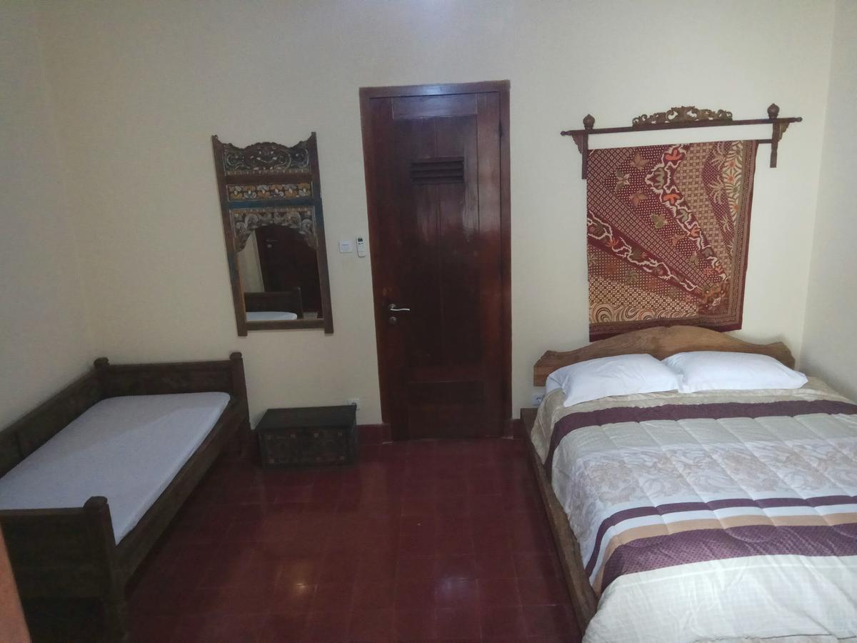 Doeloerkoe Homestay Solo Extérieur photo