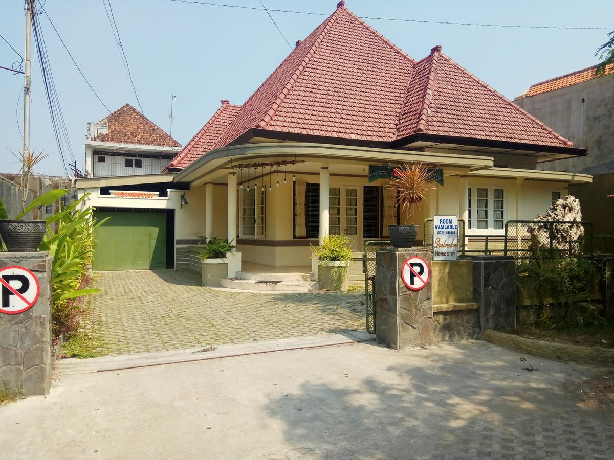 Doeloerkoe Homestay Solo Extérieur photo