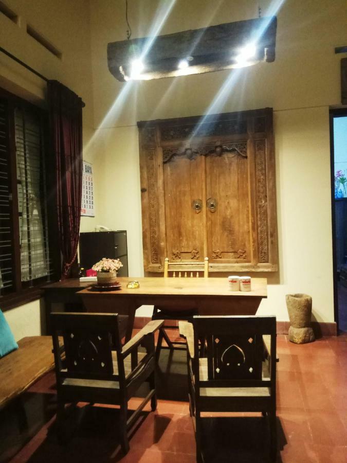 Doeloerkoe Homestay Solo Extérieur photo