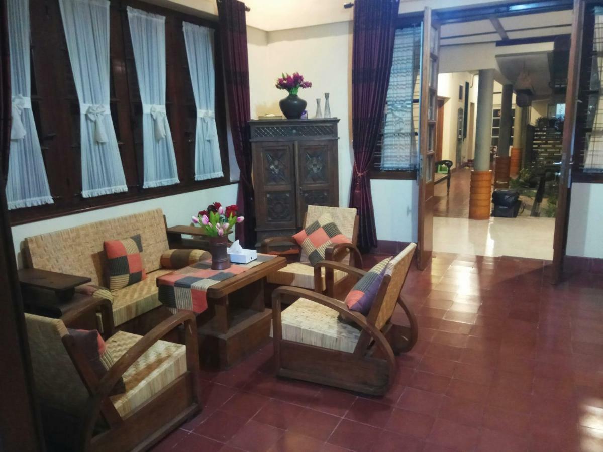 Doeloerkoe Homestay Solo Extérieur photo