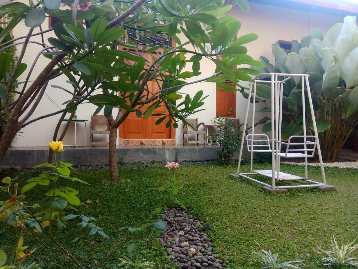 Doeloerkoe Homestay Solo Extérieur photo